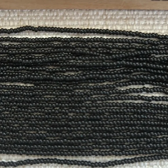 Black beaded bracelet - Picture 2 of 2